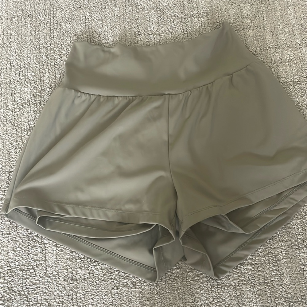 Halara Shorts Army Green